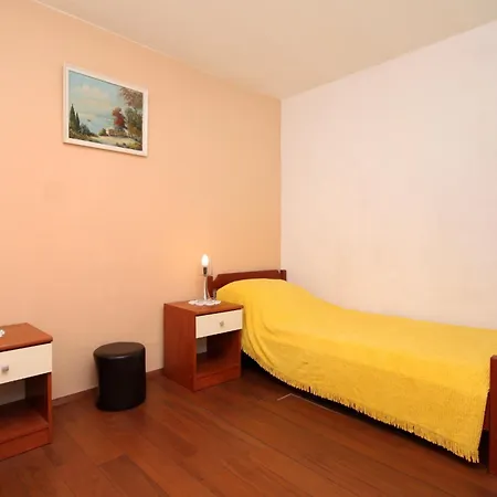 Apartment For Families With Children Kastel Stafilic, - 9211 *