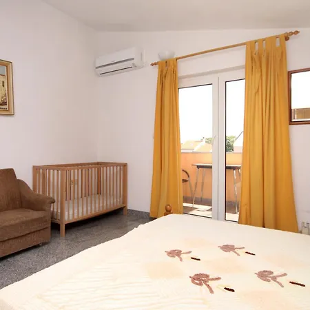 Apartment For Families With Children Kastel Stafilic, - 9211